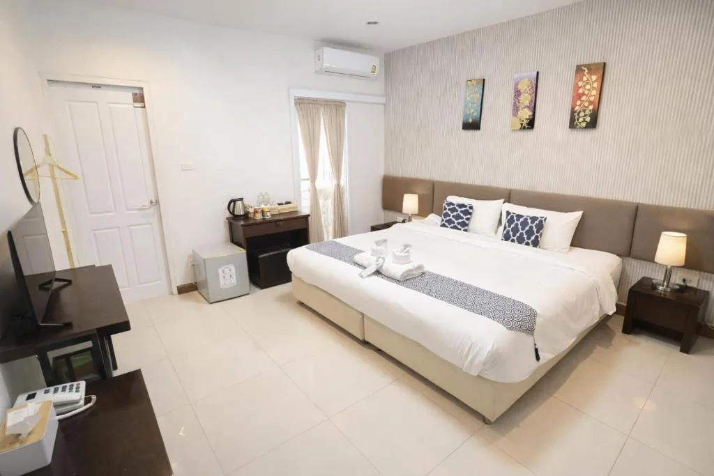 Superior Double or Twin Room — Chiang Mai Waroros Boutique Hotel