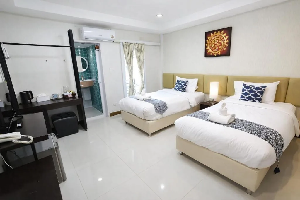 Superior Twin Room — Chiang Mai Waroros Boutique Hotel